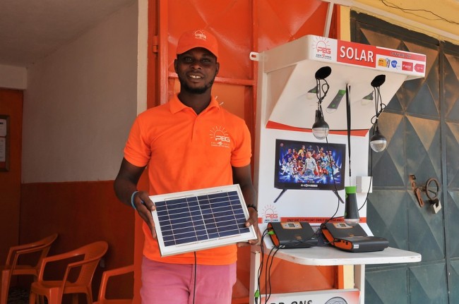 PEG Ghana, petits sistemes aïllats d'energia solar per a l'Àfrica.