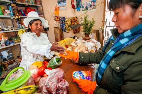 MIDE CUSCO, organización apoyada por Oikocredit en Perú, es una institución de micro-finanzas sin animo de lucro que contribuye tanto económica como socialmente con mujeres en ámbitos rurales.